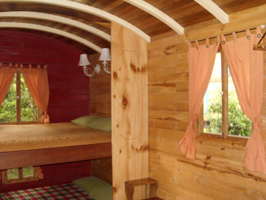 Hosteria La Roulotte - ميندو الغرفة الصورة