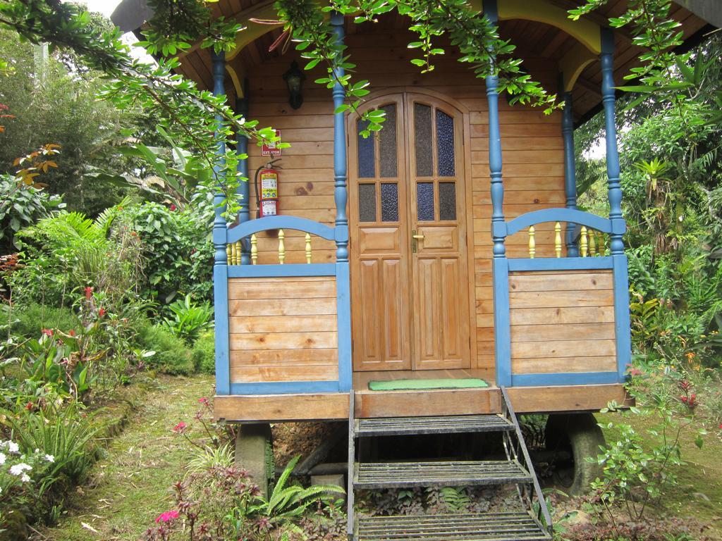 Hosteria La Roulotte - ميندو المظهر الخارجي الصورة